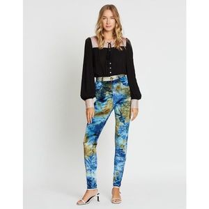 Ankle-Length Tie-Dye Skinny Pants in Blue and Green